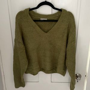 Urban Outfitters Green Sweater - never worn